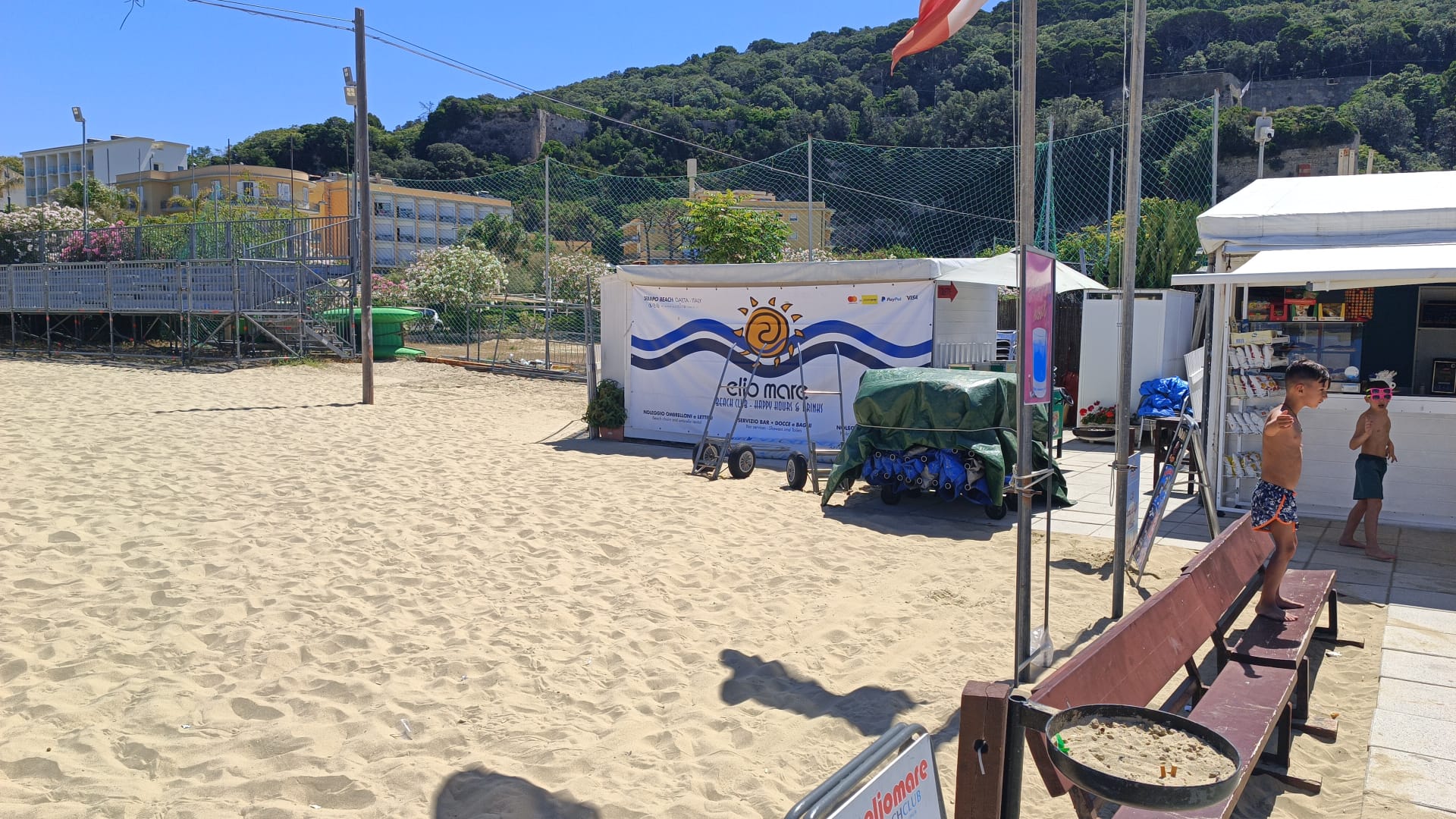 L'area di Elio Mare sulla spiaggia di Serapo
